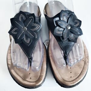 Ecco Black Strappy Big Flower Open Toe Comfort Flat Sandals 40 / 9 - 9.5 Preppy